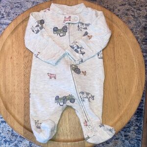 Carter’s - Baby One-Piece Footed Sleeper in Light Heather with Farm Animal Print
